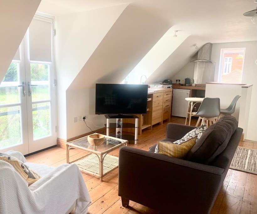 Delightful Ely House Bright And Warm With Cathedral View Apartamento Exterior foto