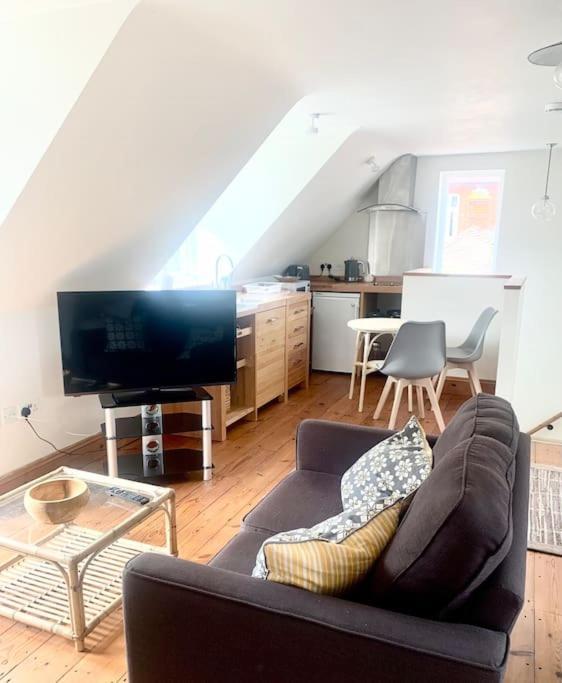 Delightful Ely House Bright And Warm With Cathedral View Apartamento Exterior foto